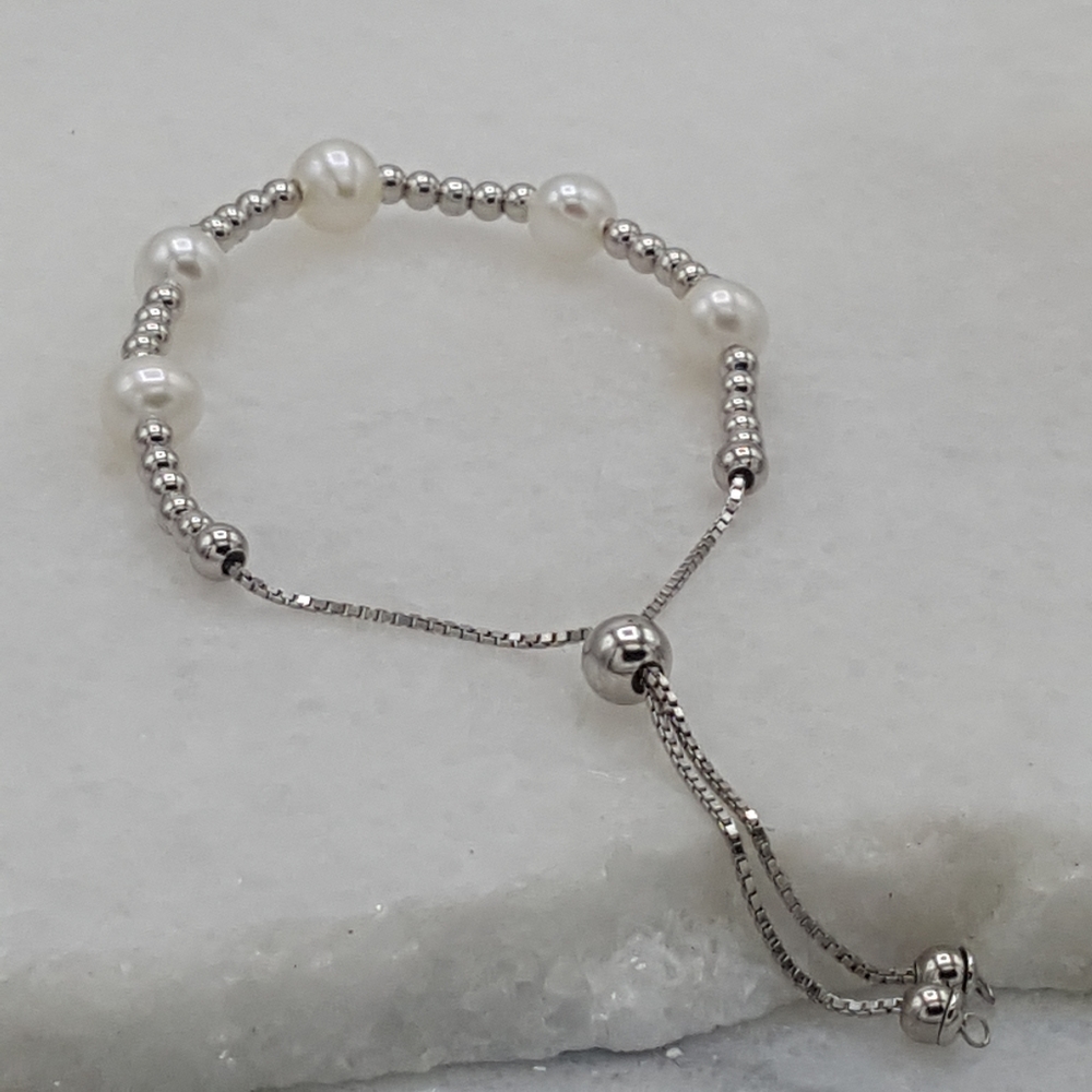 ✔Silver and White Pearl Shamballa Bracelet